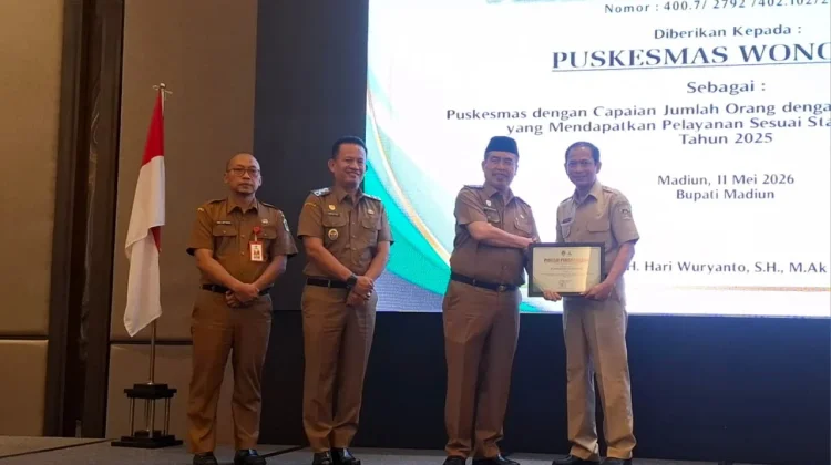 Pemkab Madiun Berikan Penghargaan kepada Puskesmas Berprestasi