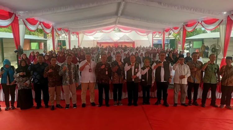 Ratusan Buruh Pabrik Rokok di Kabupaten Madiun Terima BLT