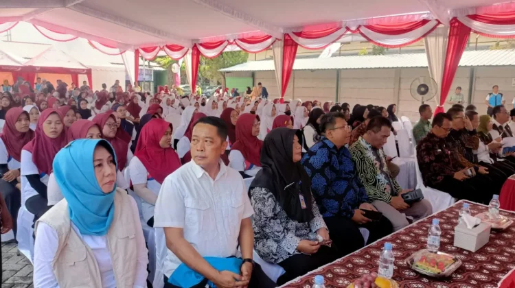 Ratusan Buruh Pabrik Rokok di Kabupaten Madiun Terima BLT