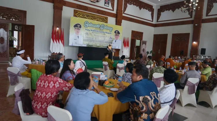 Gaungkan Pesan Perdamaian, Bupati Madiun Berangkatkan Peserta IWFP 2026