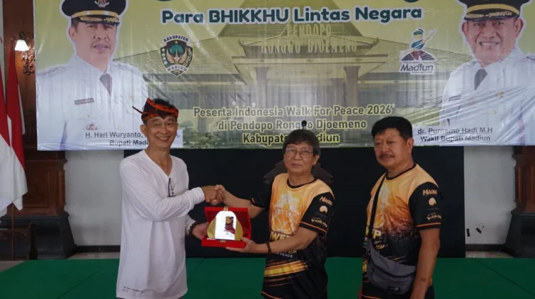 Gaungkan Pesan Perdamaian, Bupati Madiun Berangkatkan Peserta IWFP 2026
