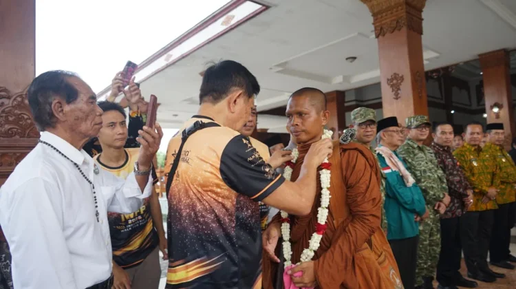 Gaungkan Pesan Perdamaian, Bupati Madiun Berangkatkan Peserta IWFP 2026