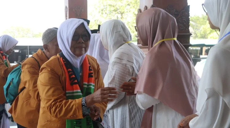 Jemaah Haji Kloter 24 dan 25 Kabupaten Madiun Tiba di Tanah Air