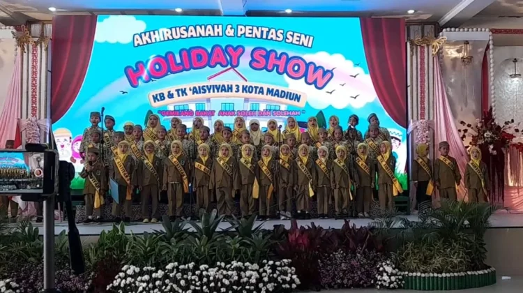 KB TK Aisyiyah 3 Kota Madiun Sukses Gelar Akhirussanah Bertema “Holiday Show”