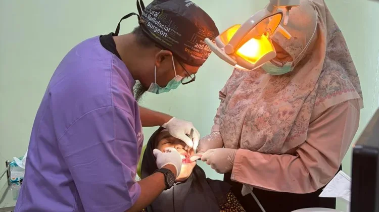 Ratusan Warga Ikuti Bakti Sosial PDGI, Ada Layanan Gigi Tiruan hingga Mata Palsu