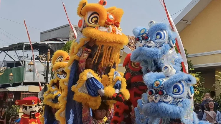 Atraksi Barongsai Semarakkan Kirab Budaya Kelurahan Winongo