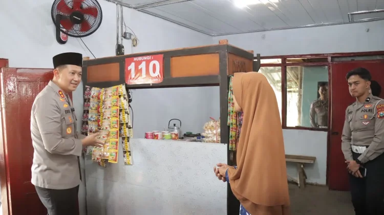 Polres Magetan Renovasi dan Berikan Bantuan salah Satu Warga Pelaku UMKM