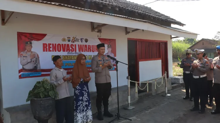Polres Magetan Renovasi dan Berikan Bantuan salah Satu Warga Pelaku UMKM