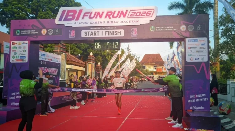 Ribuan Warga dan Bidan Ramaikan Fun Run HUT ke-75 IBI di Magetan
