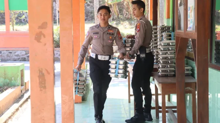 Berita Foto - Kembali Layani Ribuan Siswa, Food Safety Jadi Prioritas ...