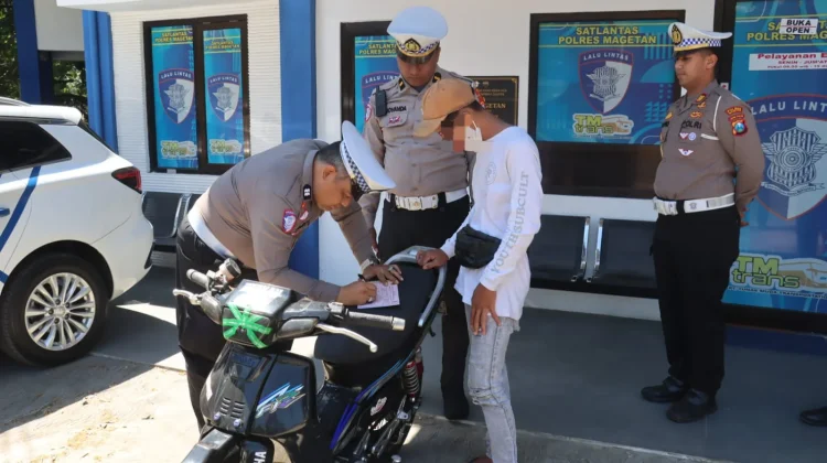 Remaja Pelaku Wheelie di Depan Pendopo Magetan Ditilang