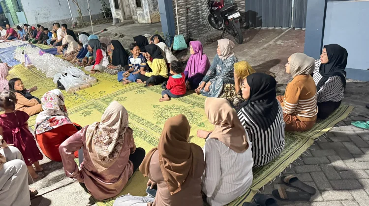 Sambut Kemerdekaan, Warga RT 8 Desa Sambirejo Gelar Malam Tirakatan