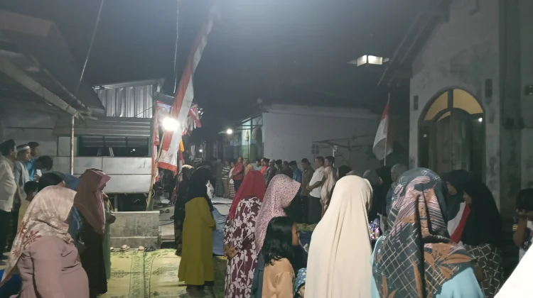 Sambut Kemerdekaan, Warga RT 8 Desa Sambirejo Gelar Malam Tirakatan