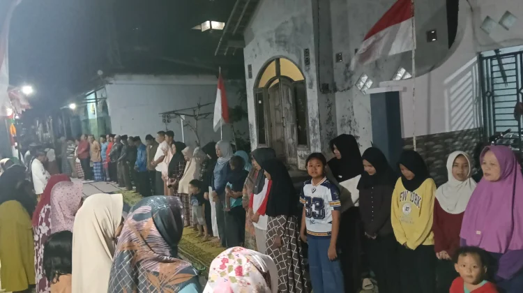 Sambut Kemerdekaan, Warga RT 8 Desa Sambirejo Gelar Malam Tirakatan