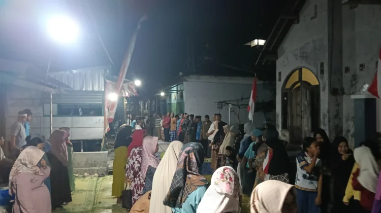 Sambut Kemerdekaan, Warga RT 8 Desa Sambirejo Gelar Malam Tirakatan