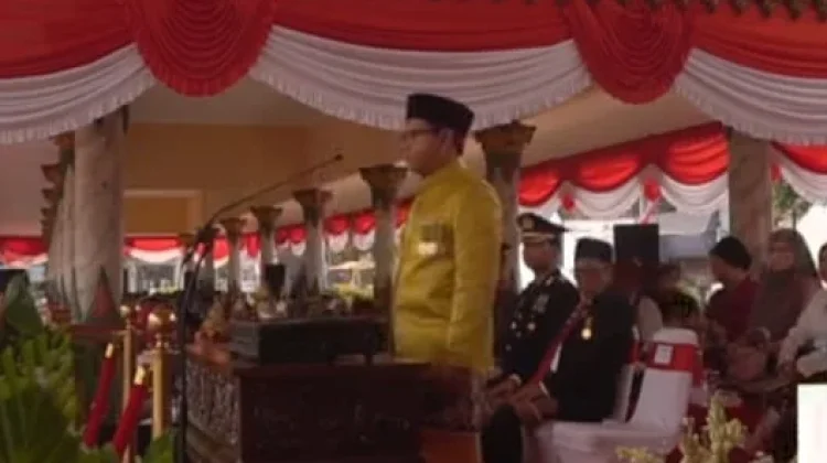 Detik-detik Penurunan Bendera Merah Putih dalam rangka HUT RI ke - 81 Kota Madiun