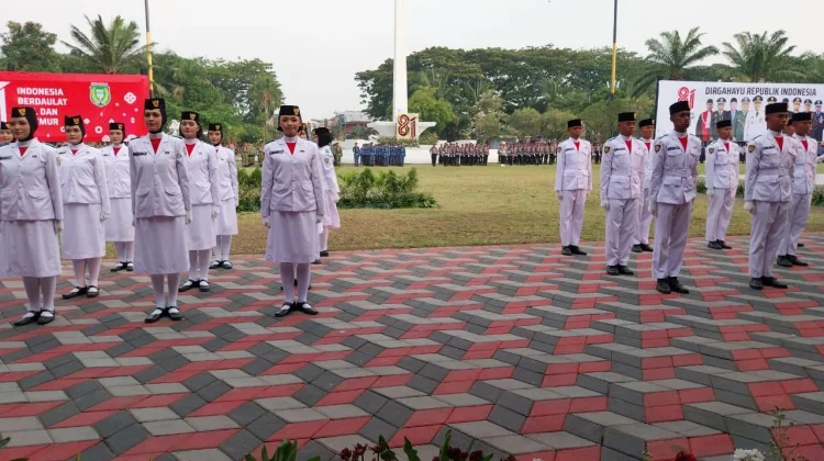 Detik-detik Penurunan Bendera Merah Putih dalam rangka HUT RI ke - 81 Kota Madiun