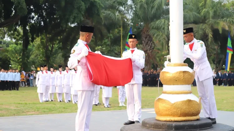 Kapolres Pimpin Upacara Penurunan Bendera HUT ke-81 RI di Magetan