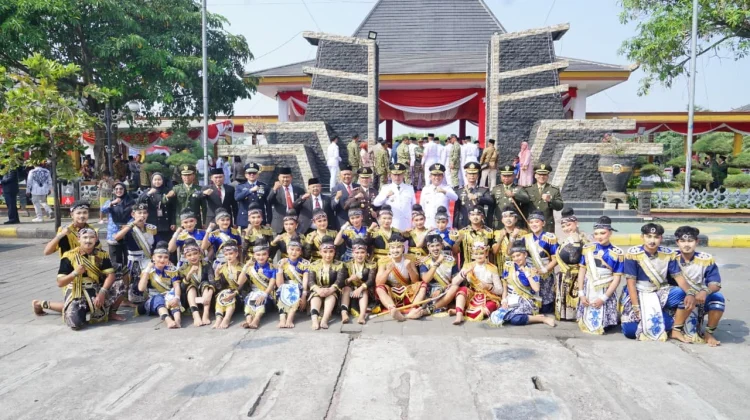 SEMARAK!! Tarian Kolosal Pencak Silat, Atraksi Marching Band dan Aubade Tampil Apik