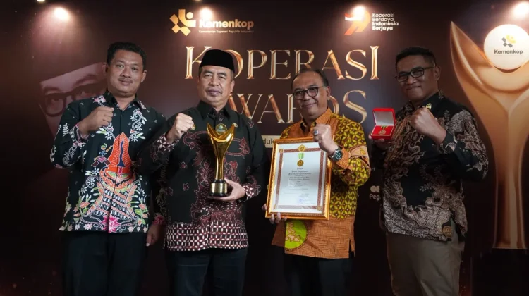 Bupati Madiun Hari Wuryanto Raih Penghargaan Nasional Koperasi Awards 2026