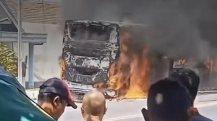 Bus Eka Terbakar, Penumpang dan Kru Berhasil Dievakuasi