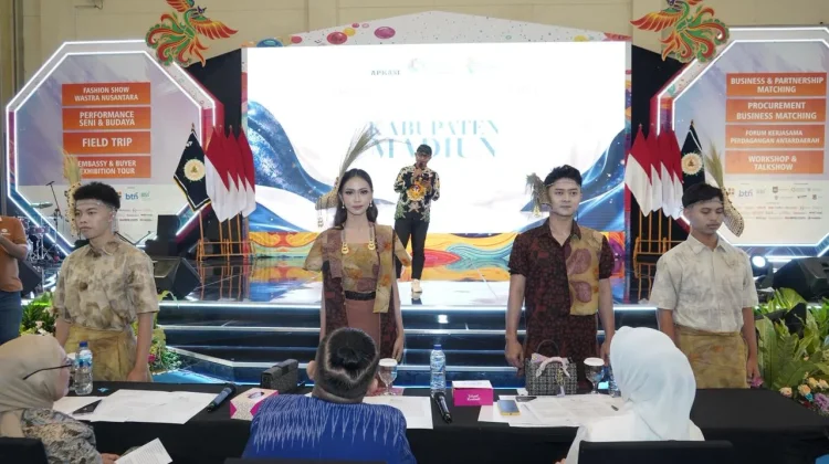 Ajang Promosi Batik, Wastra Madiun Tampil Elegan di APKASI Otonomi Expo 2026
