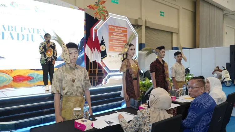 Ajang Promosi Batik, Wastra Madiun Tampil Elegan di APKASI Otonomi Expo 2026