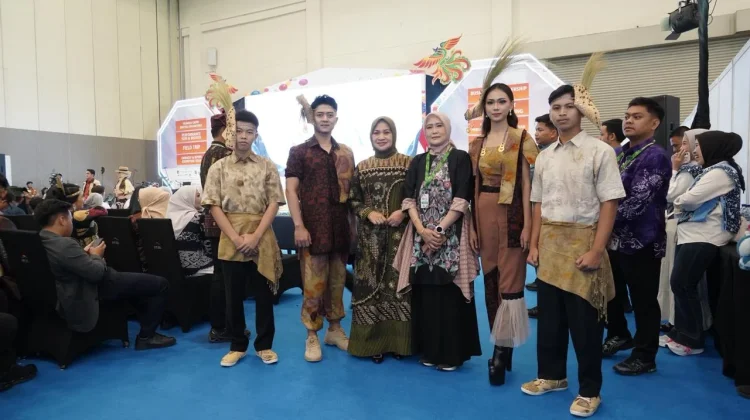 Ajang Promosi Batik, Wastra Madiun Tampil Elegan di APKASI Otonomi Expo 2026