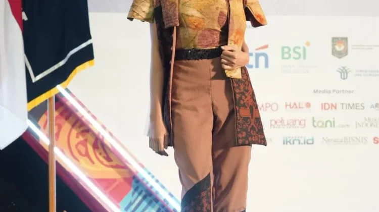 Ajang Promosi Batik, Wastra Madiun Tampil Elegan di APKASI Otonomi Expo 2026