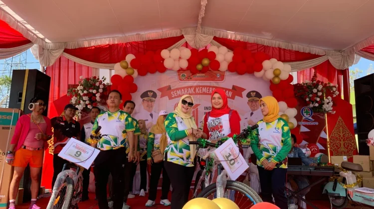 Semarak Kemerdekaan, RS Dolopo Madiun Gelar Jalan Sehat