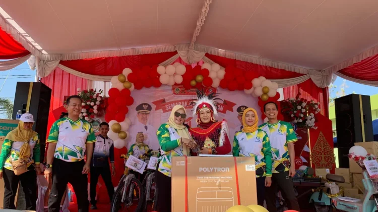 Semarak Kemerdekaan, RS Dolopo Madiun Gelar Jalan Sehat