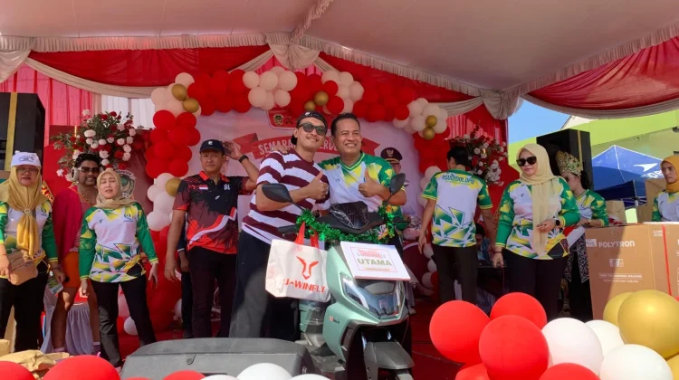 Semarak Kemerdekaan, RS Dolopo Madiun Gelar Jalan Sehat