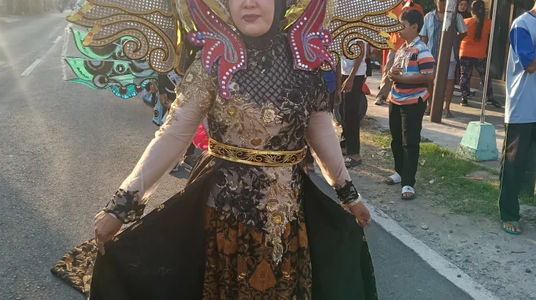 MERIAH! Ratusan Warga RT 8 Ikuti Jalan Santai dan Mini Carnival Peringatan HUT RI