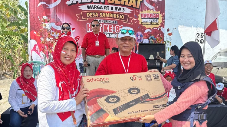 MERIAH! Ratusan Warga RT 8 Ikuti Jalan Santai dan Mini Carnival Peringatan HUT RI