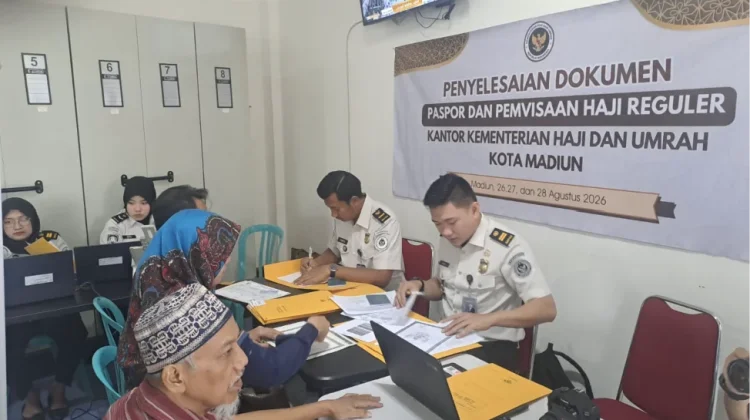 Calon Jamaah Haji 2027 Kota Madiun Membuat Paspor Secara Kolektif