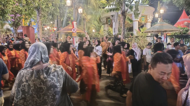 Ribuan Penari Tampilkan "Beksan Parisuka" di Pahlawan Street Center