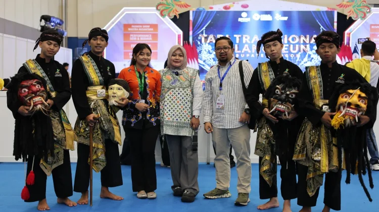 Pencak Silat dan Dongkrek Kabupaten Madiun Tampil Memukau