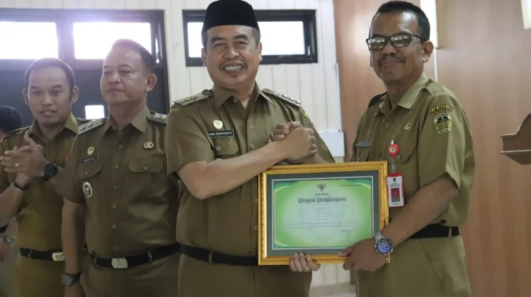 Pemkab Madiun Lepas Purna Tugas Tujuh Kepala Perangkat Daerah