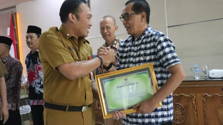 Pemkab Madiun Lepas Purna Tugas Tujuh Kepala Perangkat Daerah