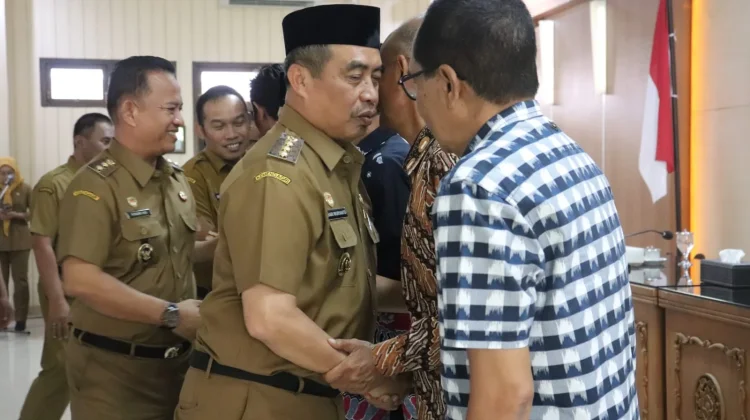 Pemkab Madiun Lepas Purna Tugas Tujuh Kepala Perangkat Daerah