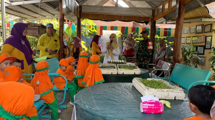 Kelompok Bermain Al Irsyad Kota Madiun Outdoor Learning di KP2L Pari Mandiri