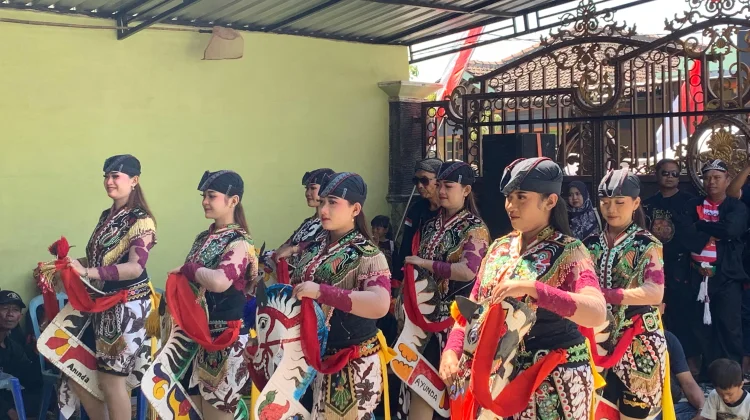 Momen HUT ke-81 Kemerdekaan RI, Bupati Madiun Hadiri Pagelaran Reog di Sedoro