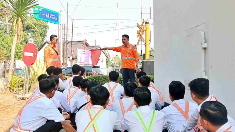 TERBAIK!! Daop 7 Madiun Terus Perkuat Keselamatan Perlintasan Sebidang