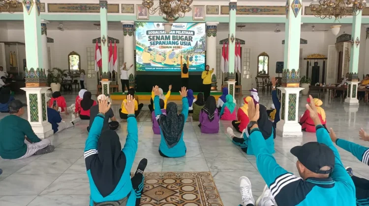 Usia Senja, Pemkab Madiun Gelar Sosialisasi Senam Bugar Sepanjang Usia (SBSU)