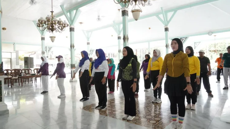 Usia Senja, Pemkab Madiun Gelar Sosialisasi Senam Bugar Sepanjang Usia (SBSU)