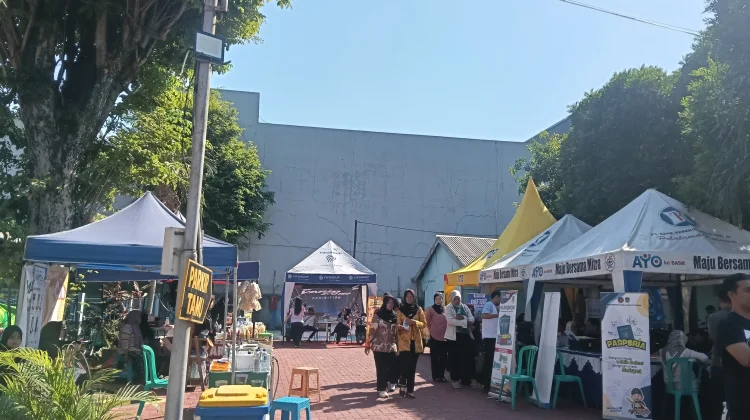 Tambah Jangkauan Pasar, DWP LPP RRI Madiun Ikuti Bazar UMKM Rangkaian RRI FEST