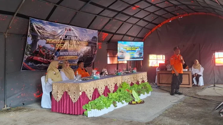 Tingkatkan Kesiapsiagaan, BPBD Kota Madiun Gelar Pelatihan Water Rescue