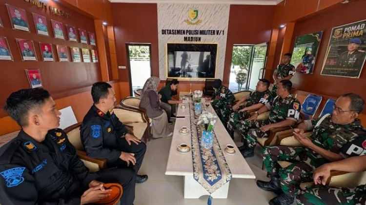 Perkuat Kolaborasi, KAI Daop 7 Salurkan Bantuan TJSL Kepada Denpom V/I Madiun