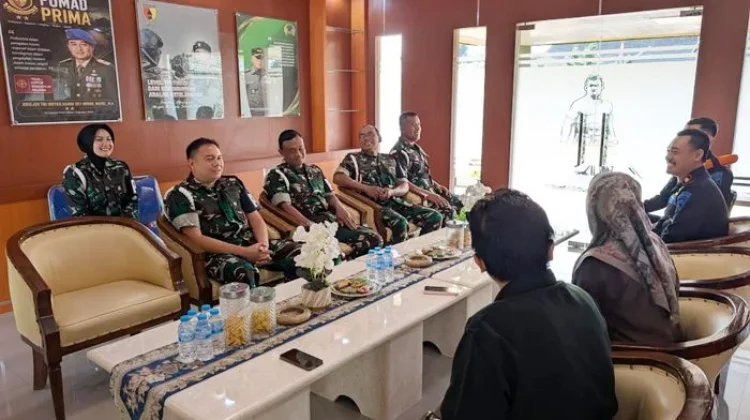 Perkuat Kolaborasi, KAI Daop 7 Salurkan Bantuan TJSL Kepada Denpom V/I Madiun