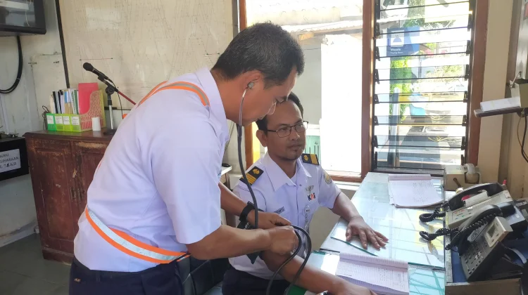 Jajaran Manajemen KAI Daop 7 Madiun Gelar Cek Lintas Jalur
